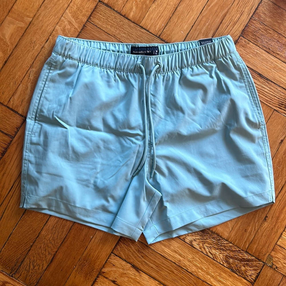 NWT men’s Abercrombie light blue swim trunks 5 inch inseam shorts!